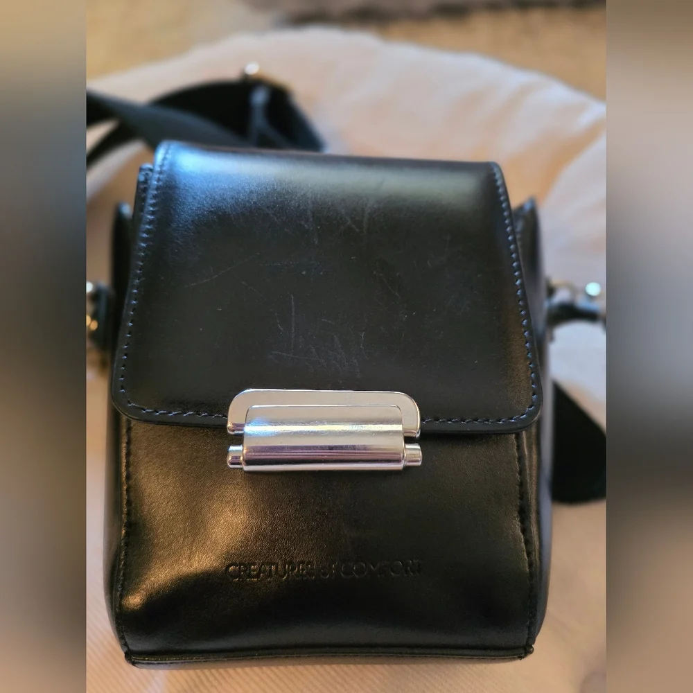 CREATURES OF COMFORT Camera Leather Crossbody Bag - Picture 7 of 13